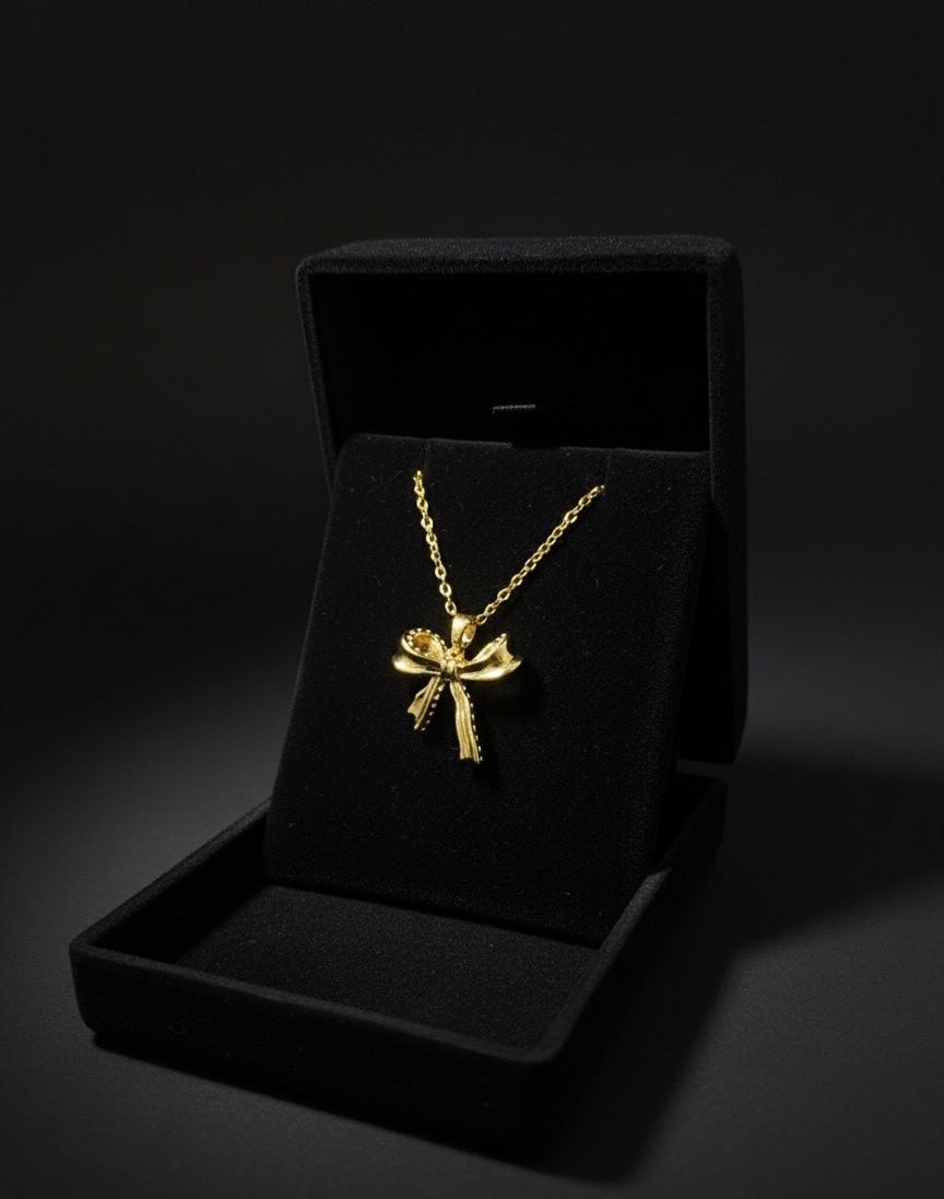 Dostuma Fiyonk Kolye Çarpıcı Not ve Kutulu